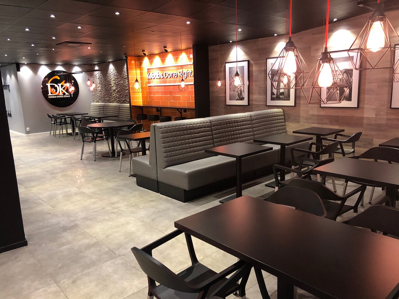 Bar Sandalyelerinde Modern ve Fonksiyonel Seçimler
